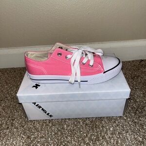 Children shoes size 2 1/2 wore 1 time Airwalk